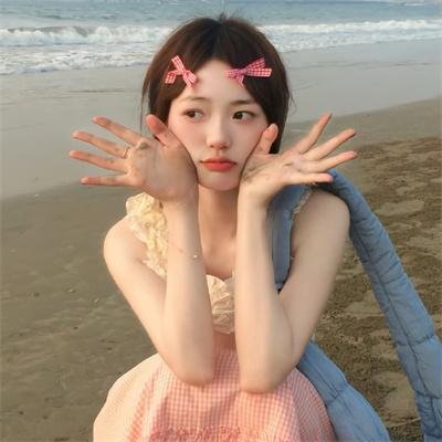 院子里的女人
